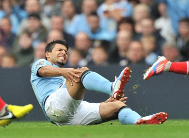 Aguero injures his knee.