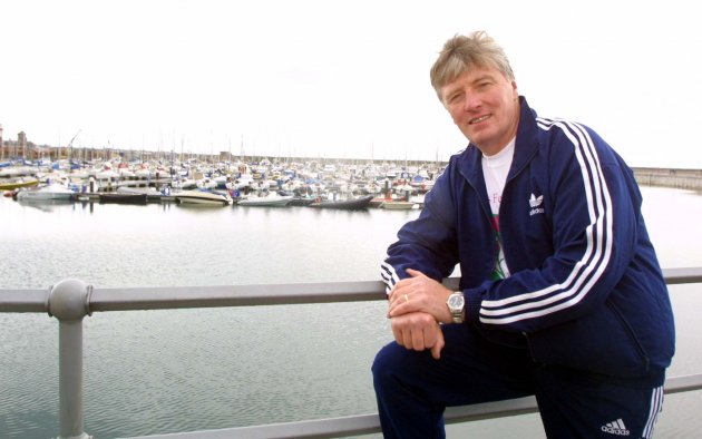 Diabetes Exercise Weekend" RTE personality Pat Kenny at the launch of Diabetes Federation of Ireland National Exercise Weekend at the Harbour Plaza, Dun Laoghaire, Dublin. 30/4/2003 Photo: Photocall Ireland!