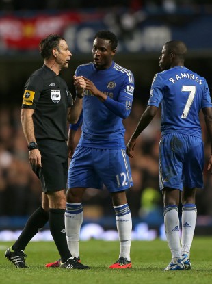 Mark Clattenburg with Chelsea players Mikel and Ramires.