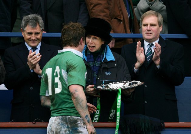 Brian O'Driscoll receives the Triple Crown 10/3/2007